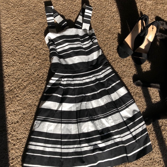 Banana Republic black/white stripe dress - Picture 3 of 6